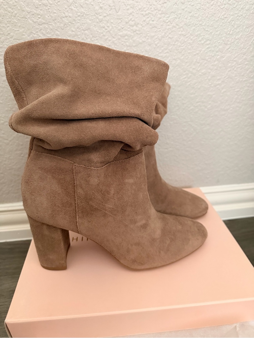 Chinese Laundry Kipper Suede Slouch boots in Taupe Size 8